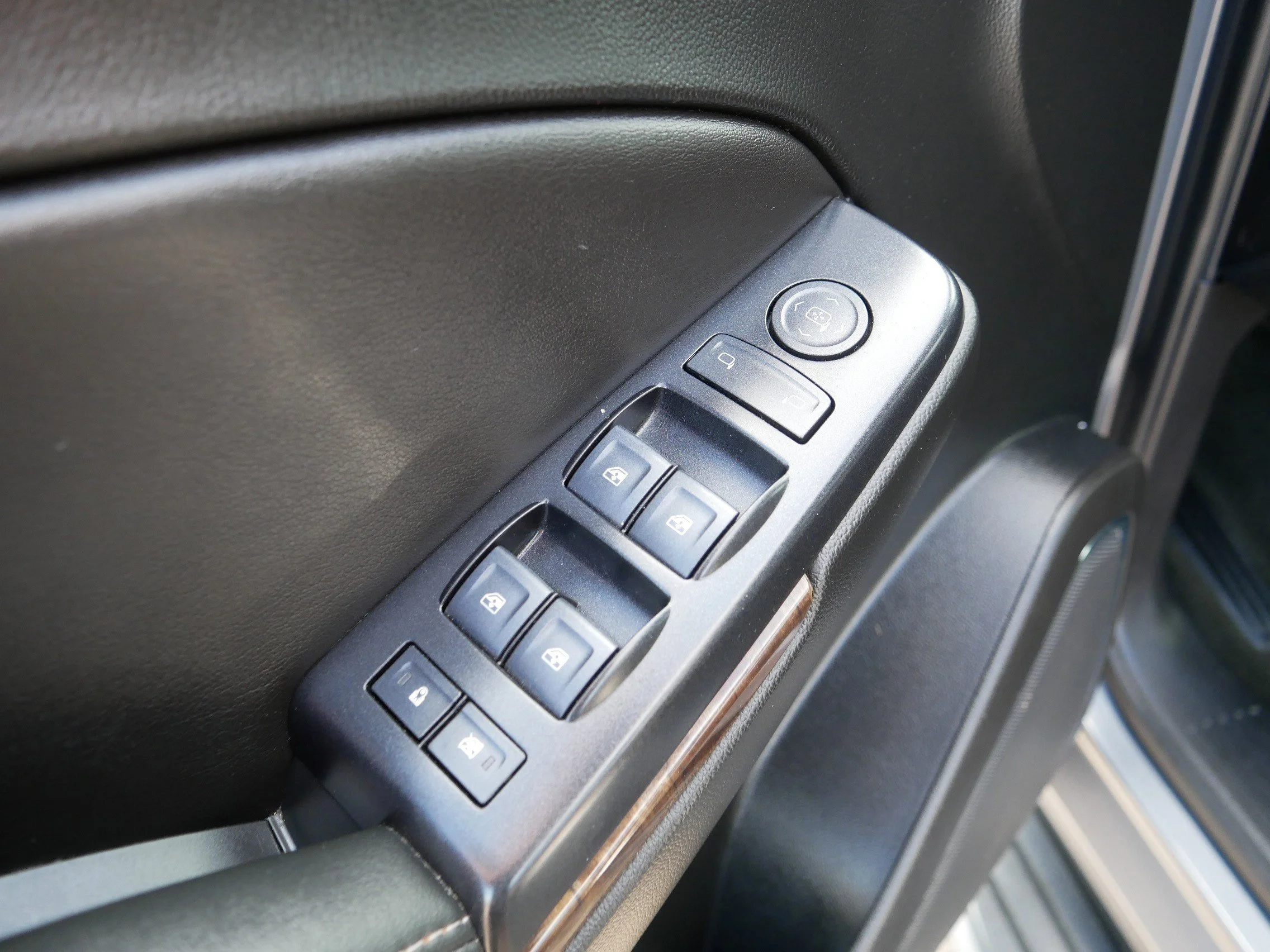 Used 2018 Satin Steel Metallic Chevrolet LS image 19