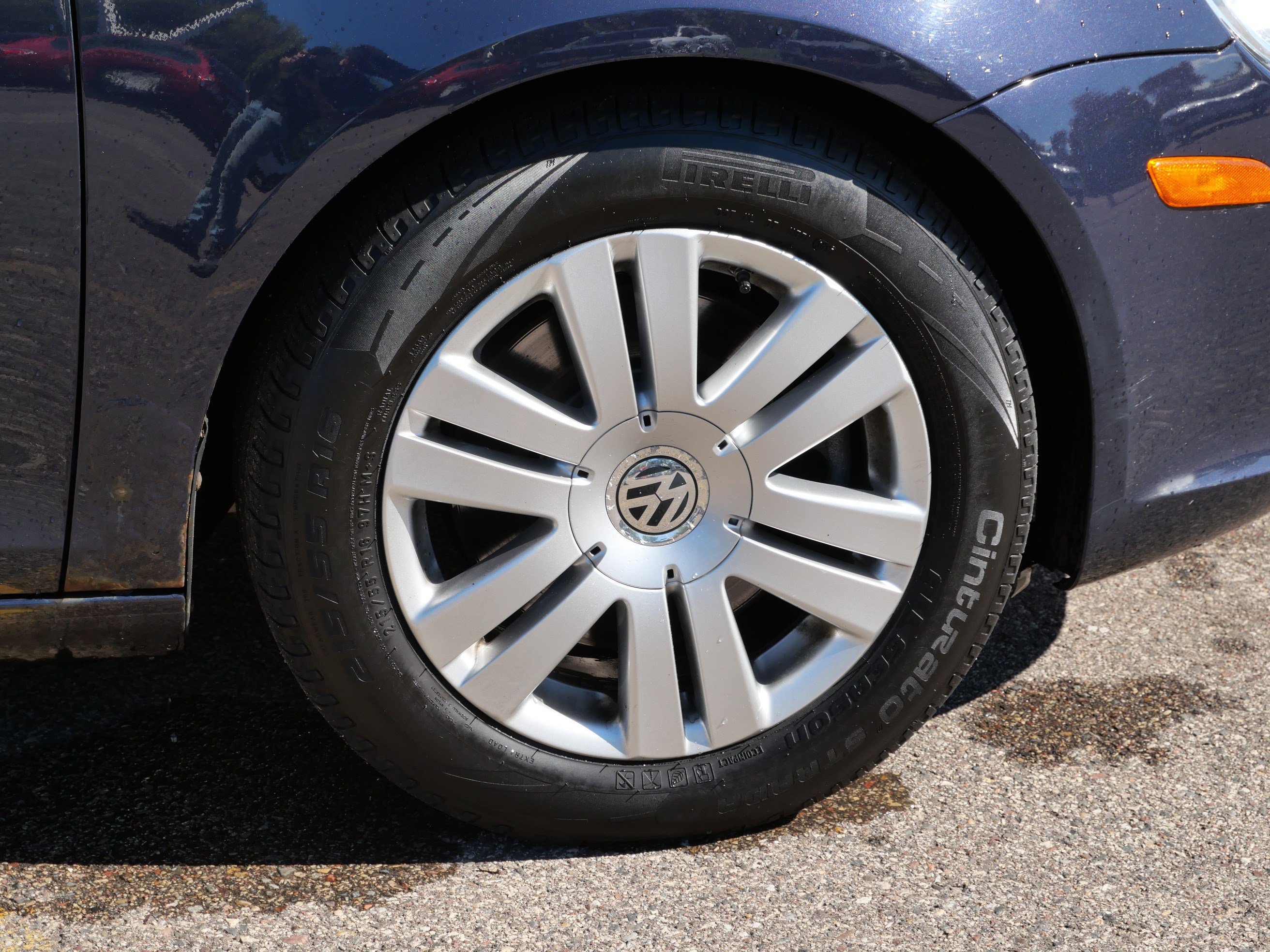 Used 2010 Eismeer Blue Metallic Volkswagen Komfort image 13