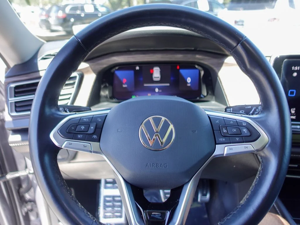 Used 2024  Volkswagen 2.0T SEL Premium R-Line image 12