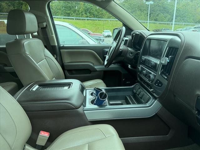 Used 2017 Iridescent Pearl Tricoat Chevrolet LTZ image 9