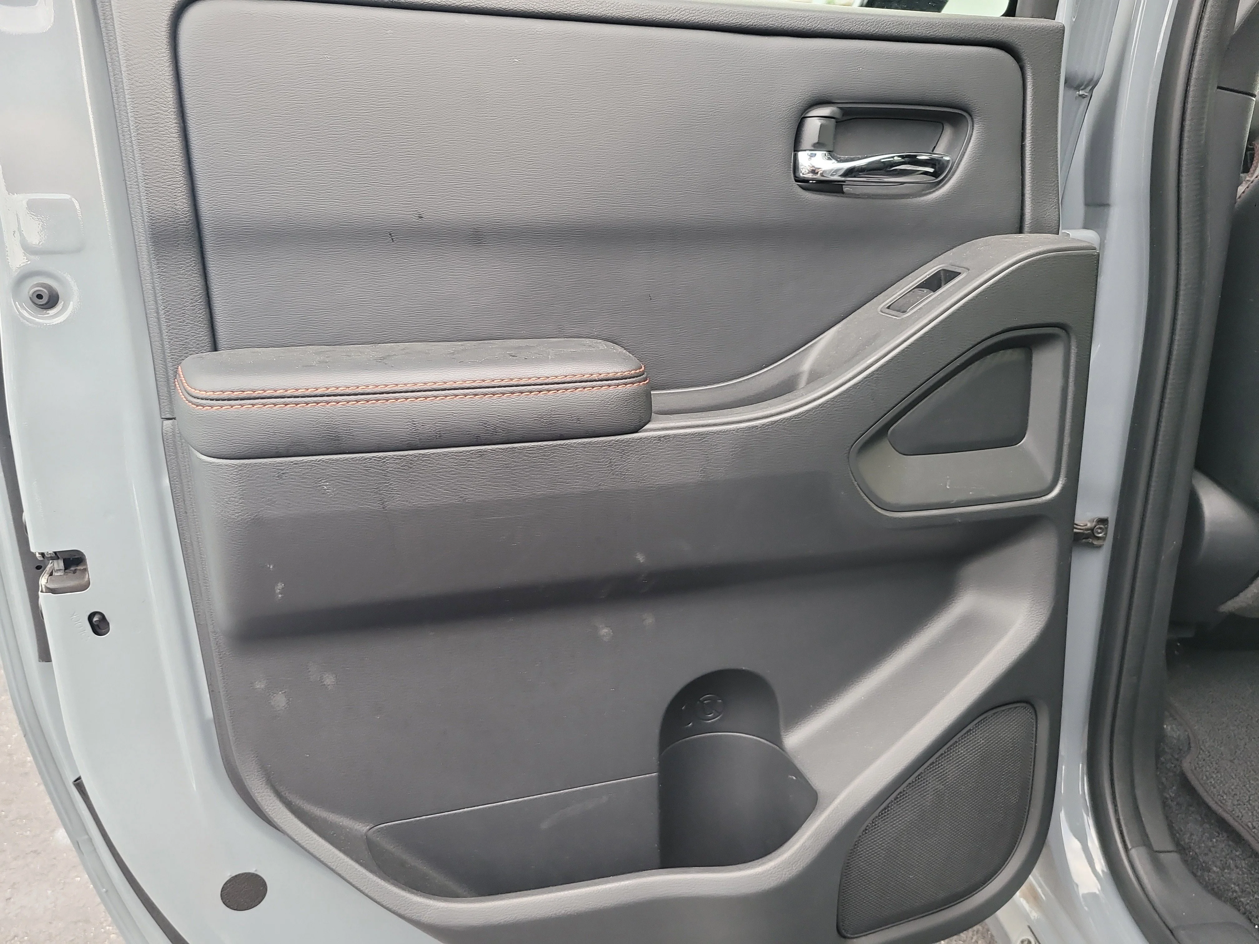 Used 2025 Boulder Gray Pearl Nissan PRO-X image 11