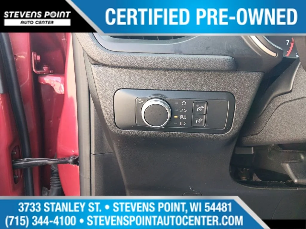 Used 2022 Red Metallic Ford SE image 17