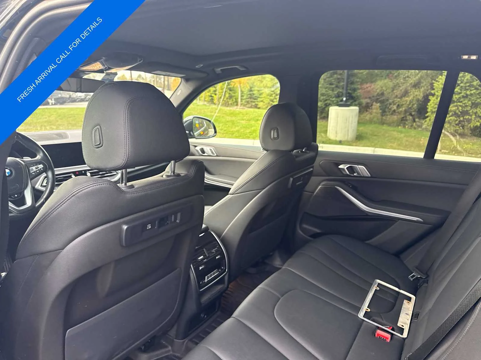 Used 2022 Black BMW xDrive45e image 15