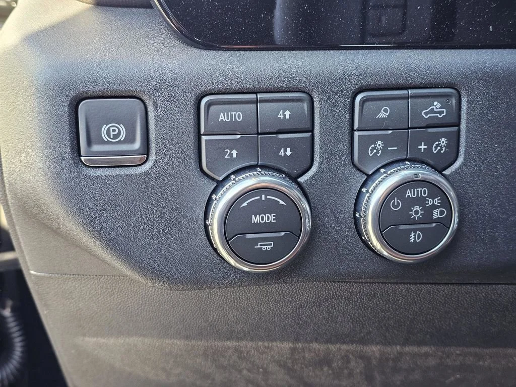 New 2026 Onyx Black GMC Elevation image 18