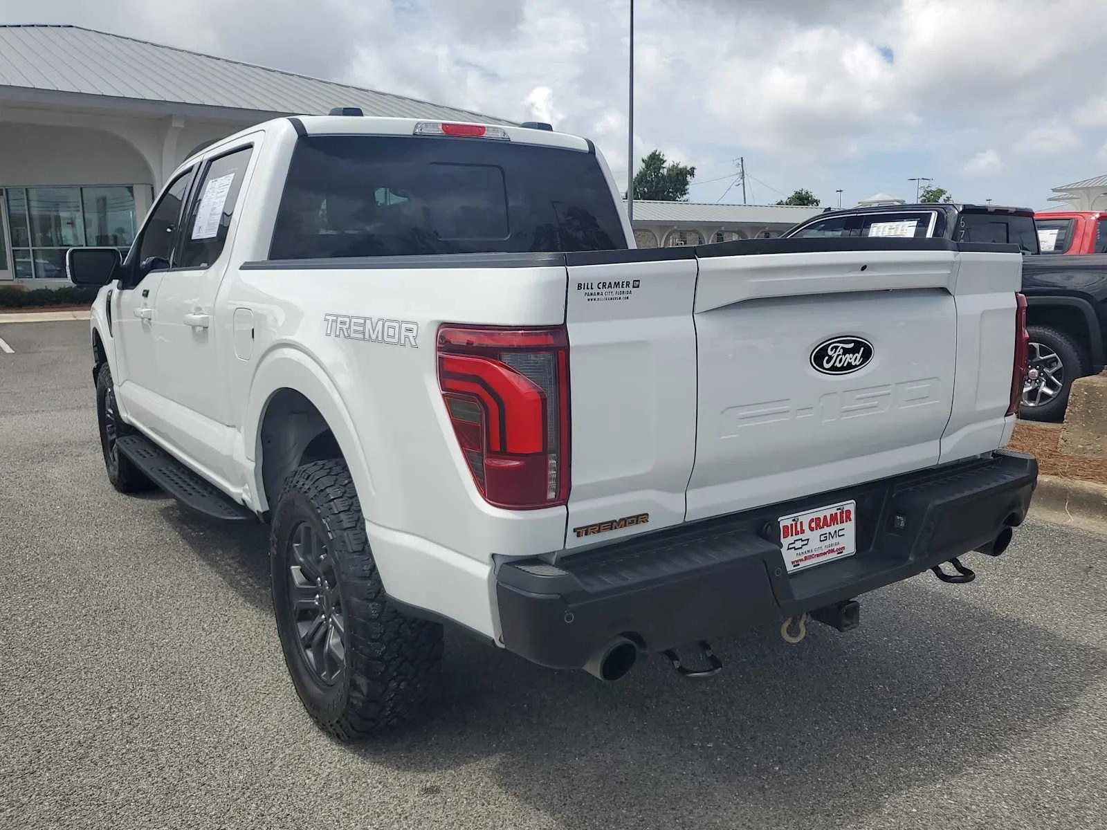 Used 2025 Space White Metallic Whi Ford Tremor image 3