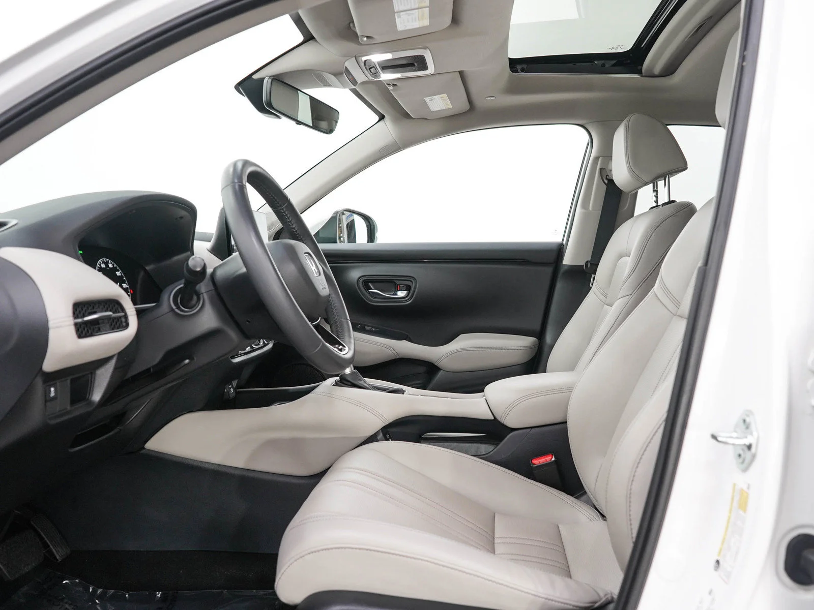 Used 2025 White Honda EX-L AWD CVT image 21