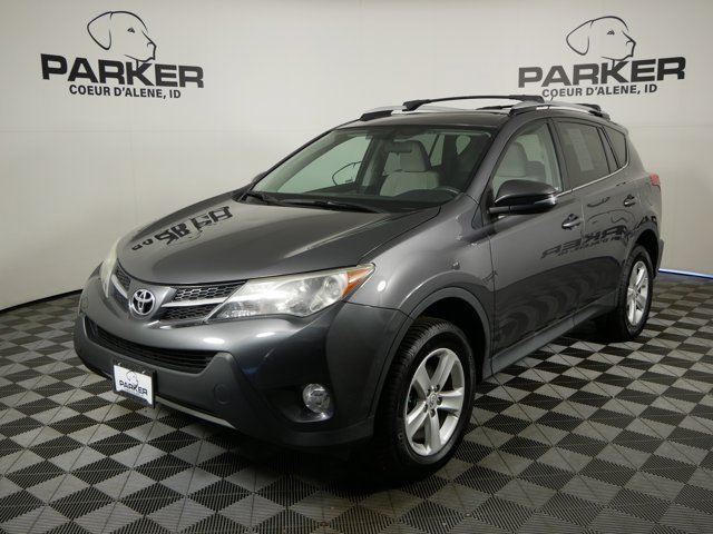 Used 2014 Magnetic Gray Metallic Toyota XLE image 1