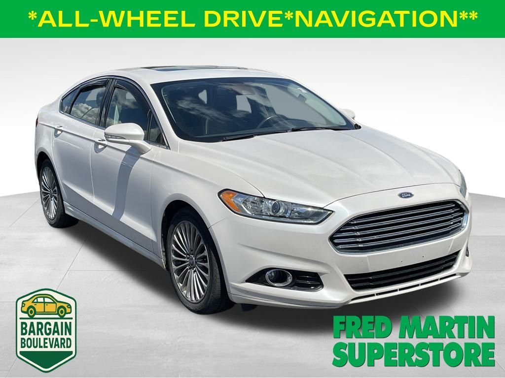 Used 2013 White Platinum Clearcoat Metallic Ford Titanium image 1