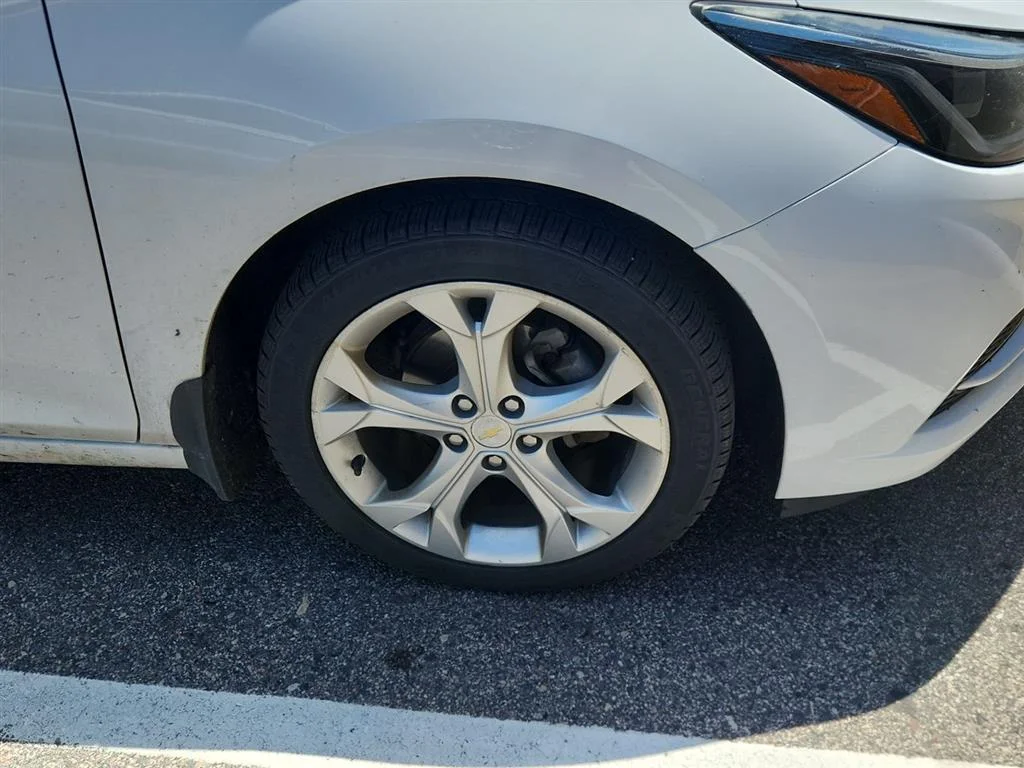 Used 2017 Chevrolet Cruze Premier with VIN 3G1BF6SM2HS589169 for sale in Winona, Minnesota