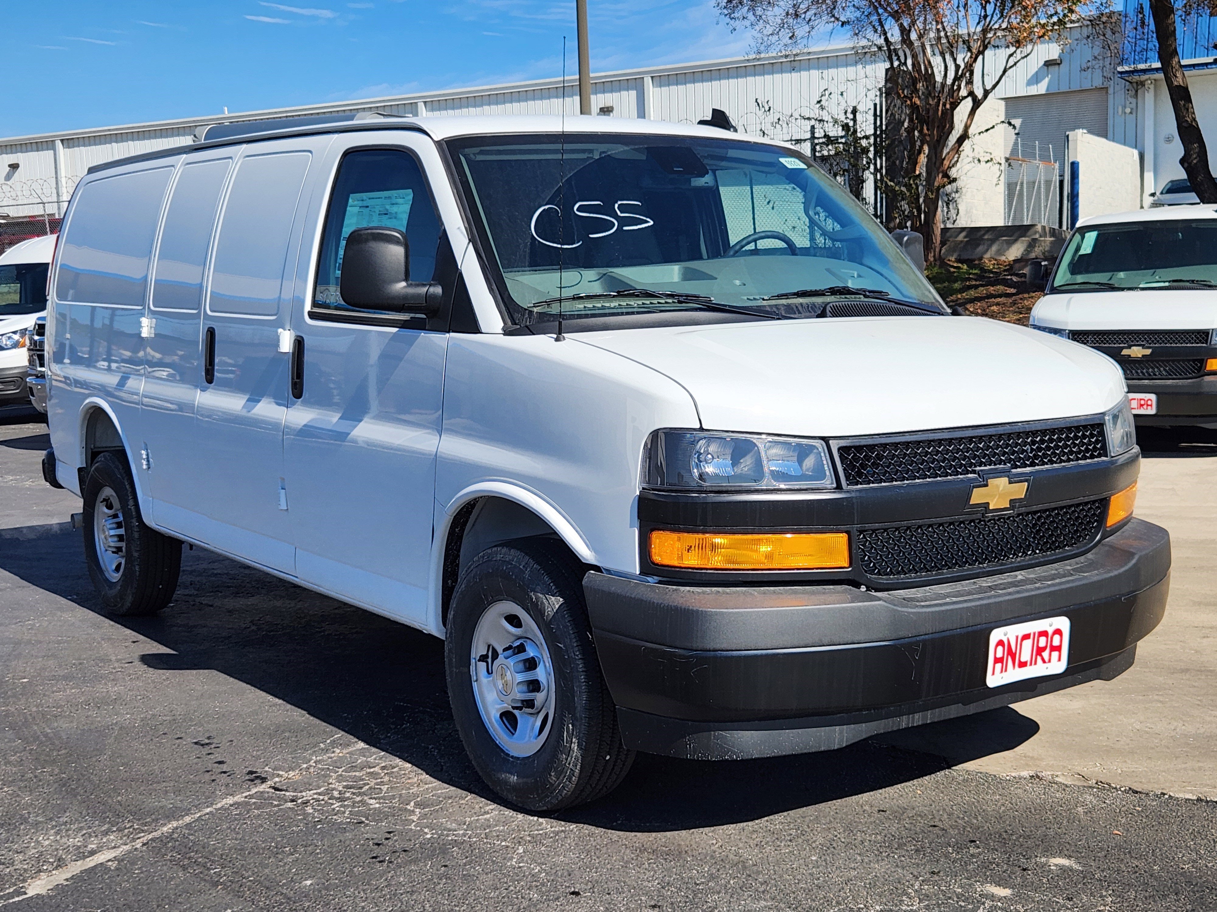 2025 Chevrolet Express 2500 Work Van HD's photo