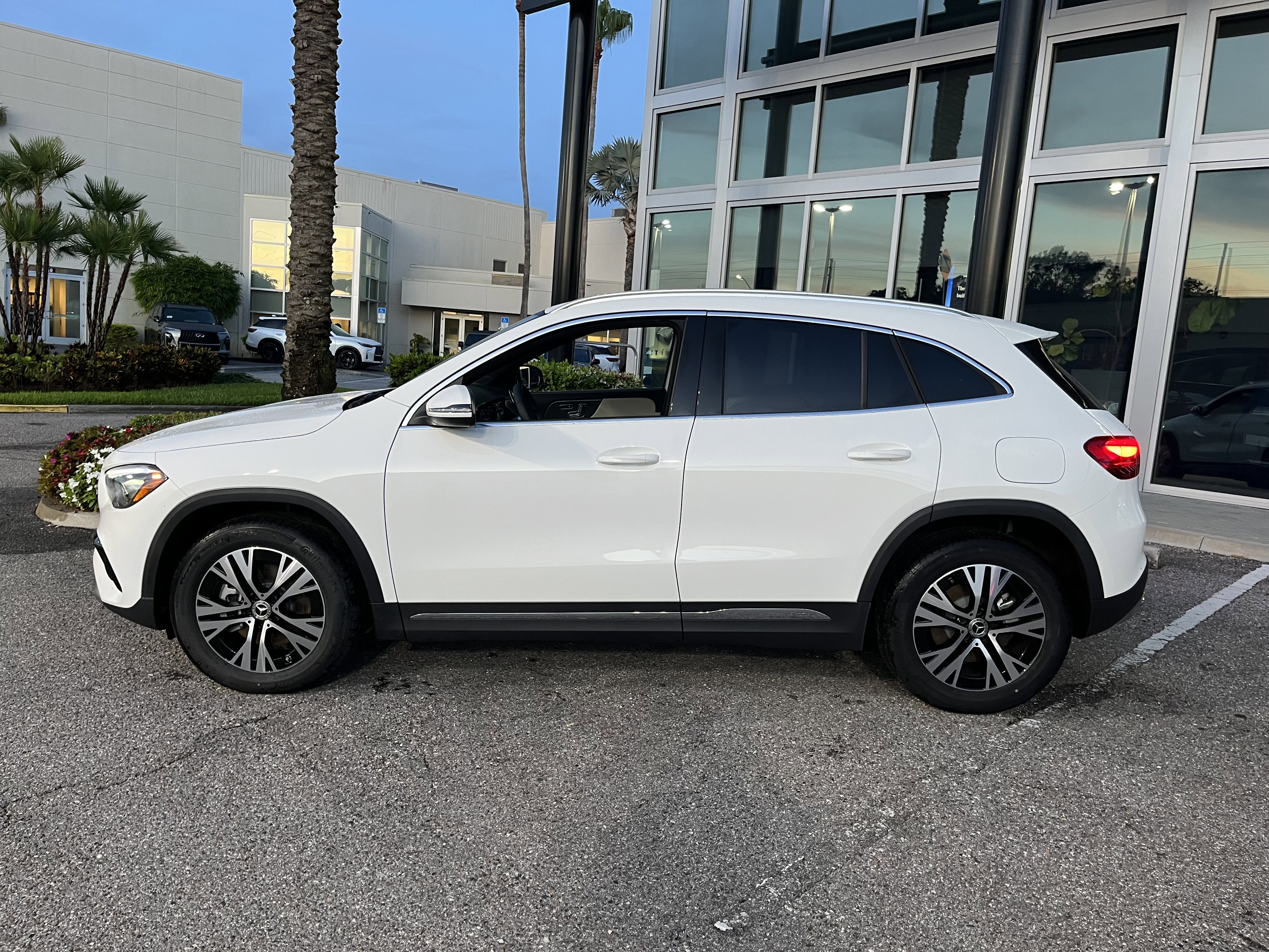 New 2026 POLAR WHITE Mercedes-Benz GLA 250 image 3
