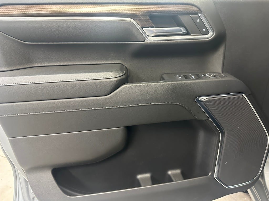 Used 2024 Sterling Gray Metallic Chevrolet LT image 7