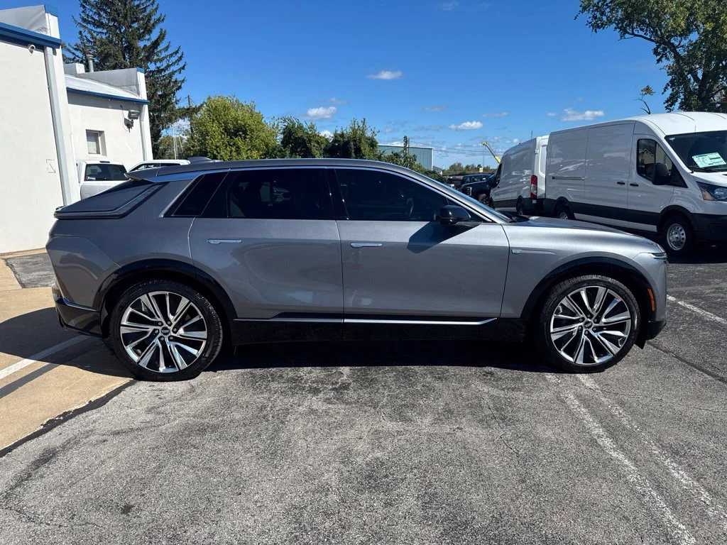 Used 2023 Cadillac LYRIQ Luxury with VIN 1GYKPMRK1PZ000587 for sale in Huron, OH