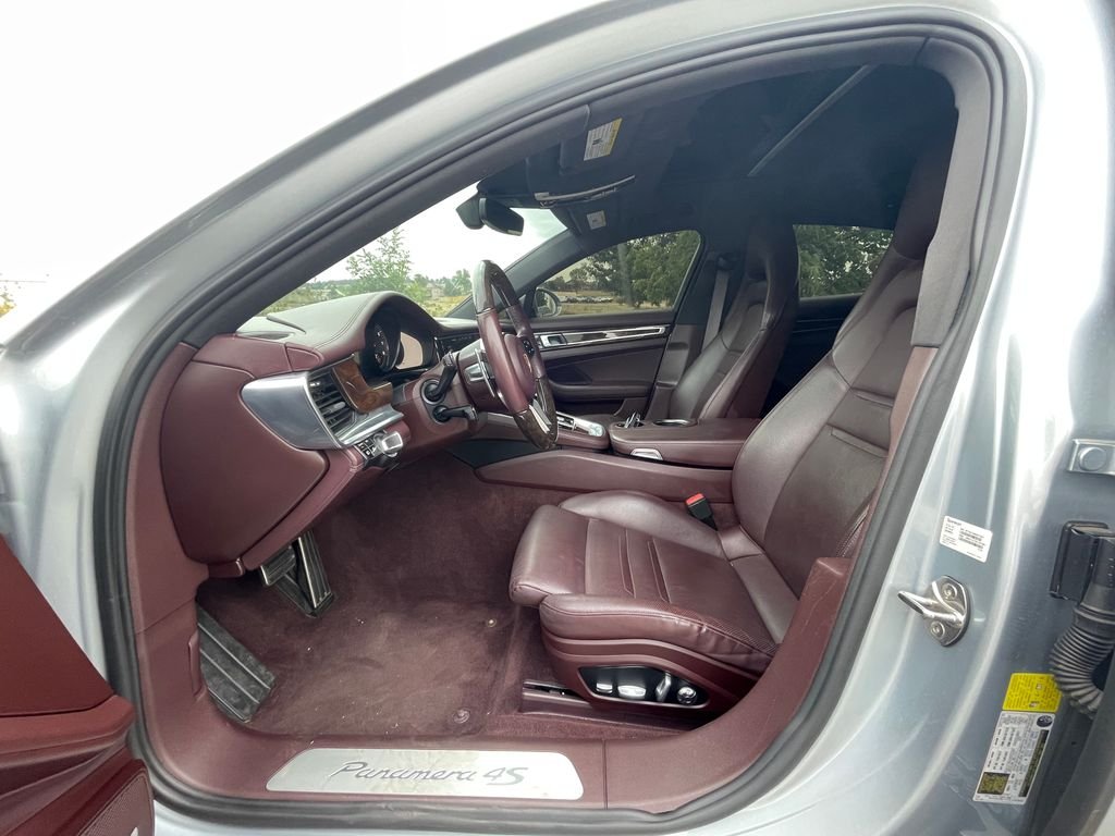 Used 2018 Silver Porsche 4S image 3