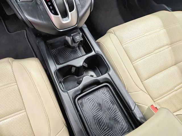 Used 2017 White Honda Touring image 25