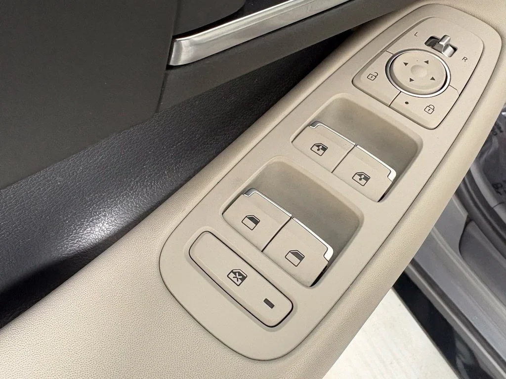 Used 2022 Gray Hyundai SEL image 19