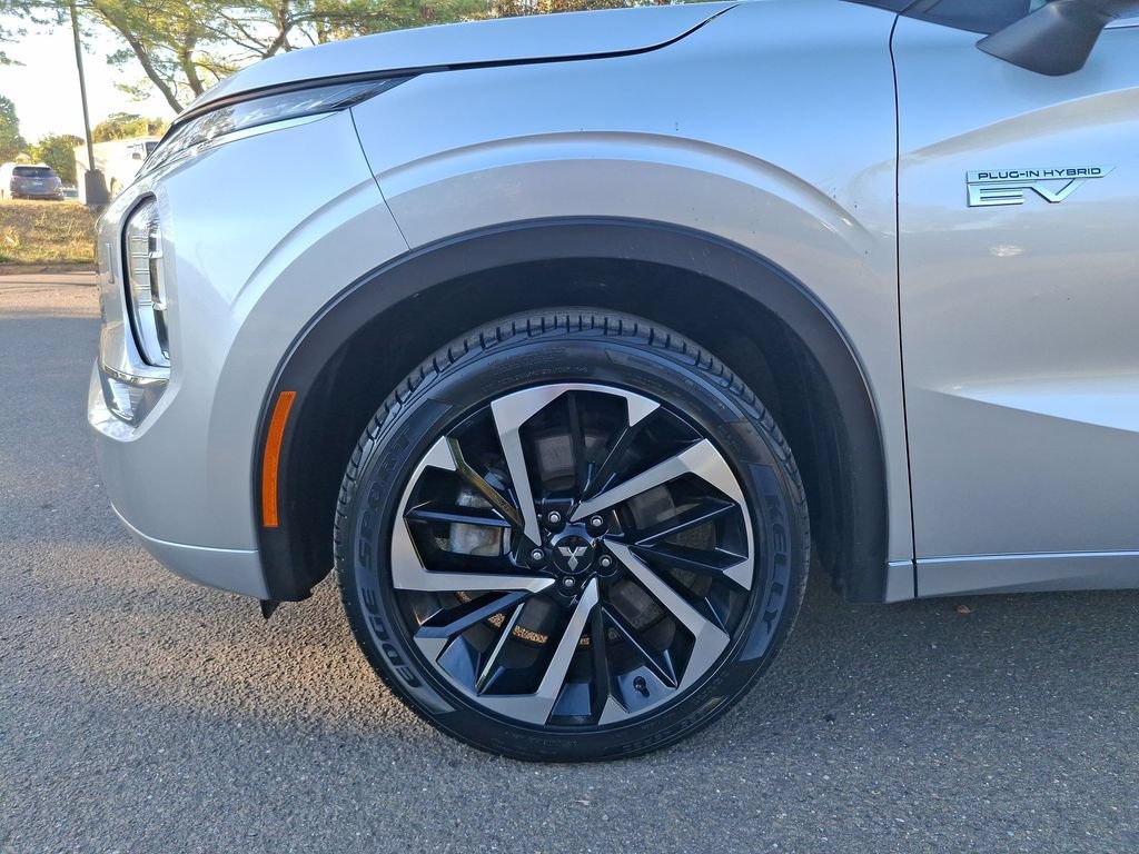 Used 2024 Mitsubishi Outlander Plug-In Hybrid SUV