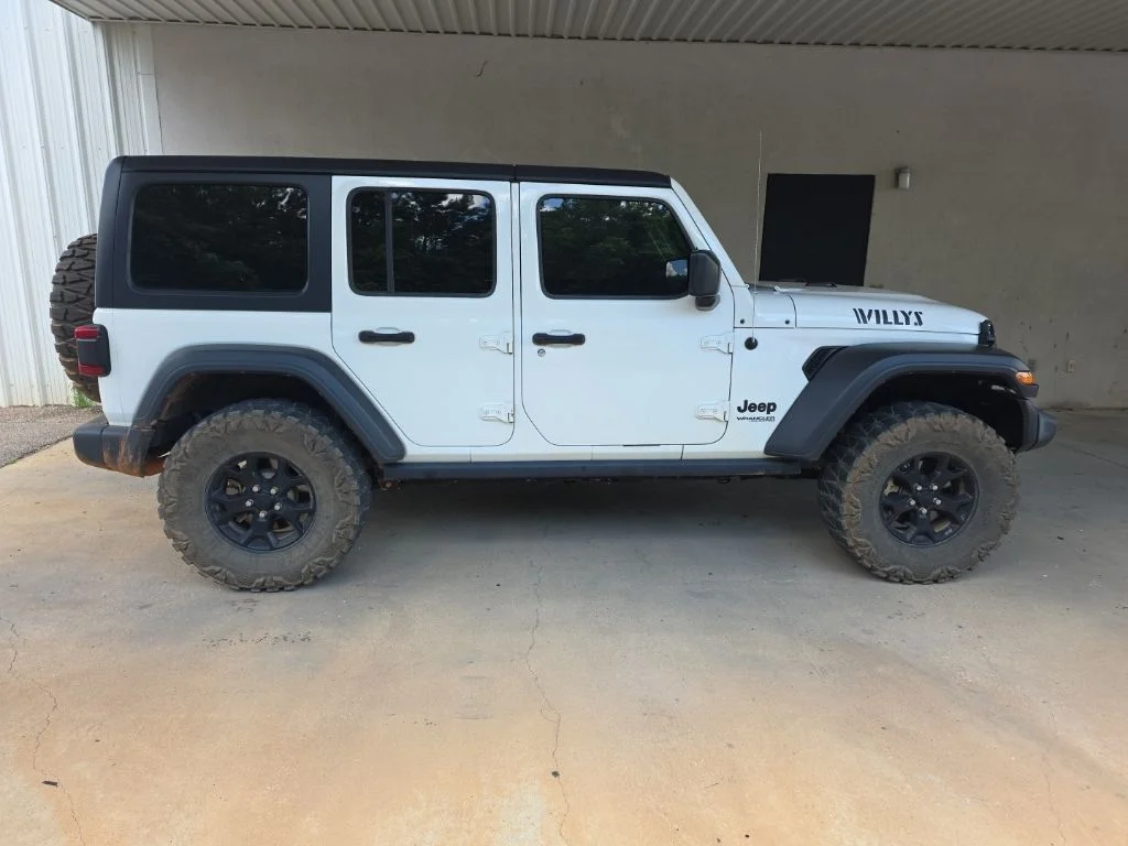 Used 2020 White Jeep Unlimited Sport image 4