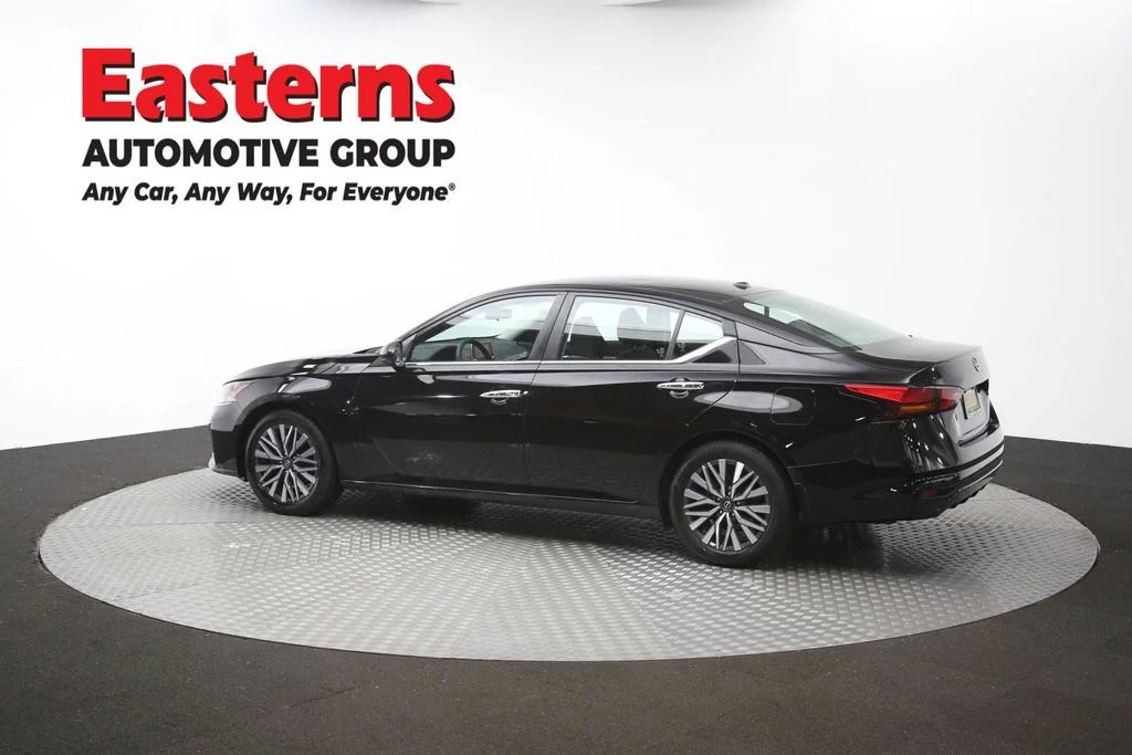 Used 2023 Black Nissan 2.5 SV image 62