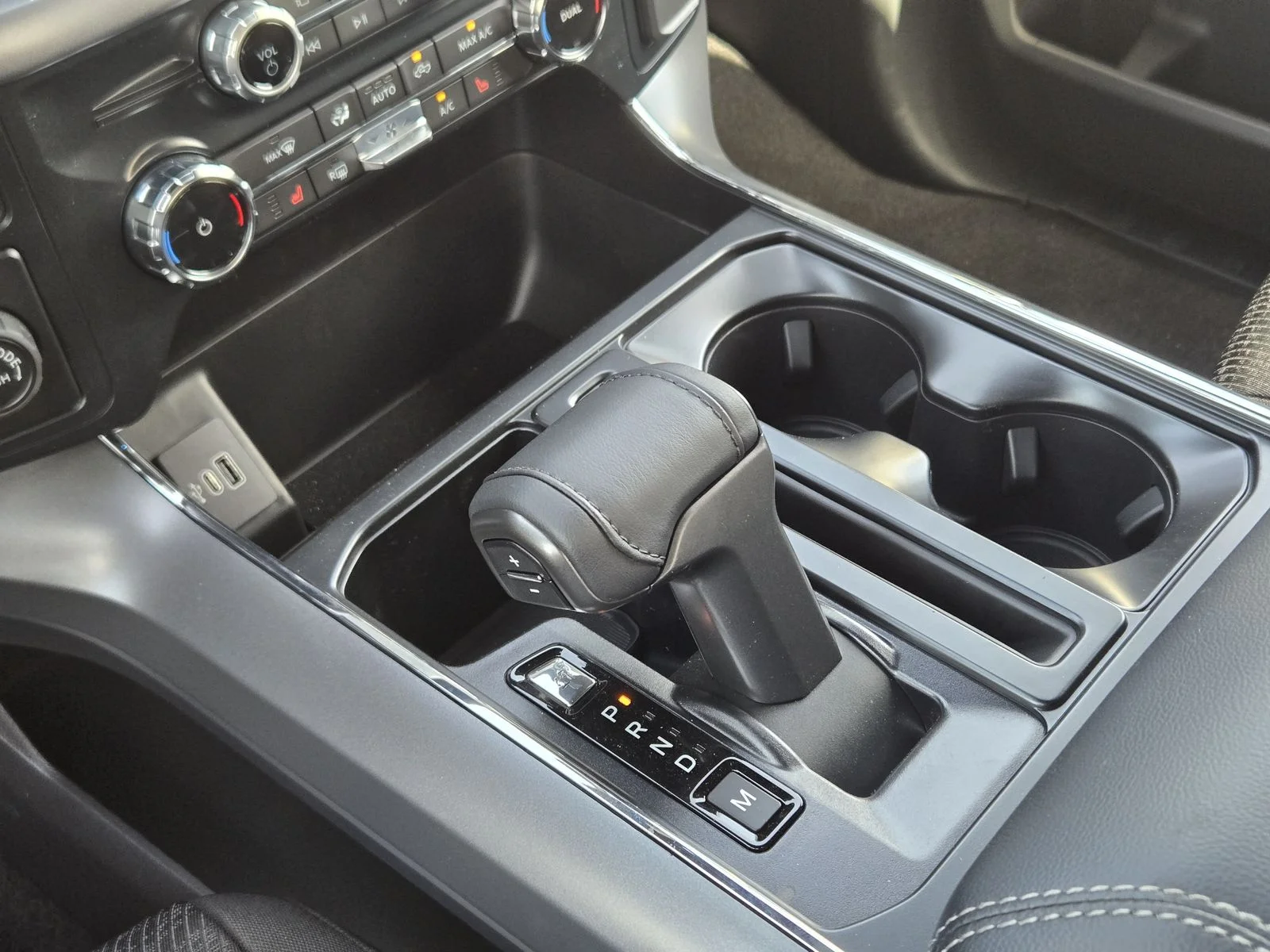 New 2026 Carbonized Gray Metallic Ford XLT image 14