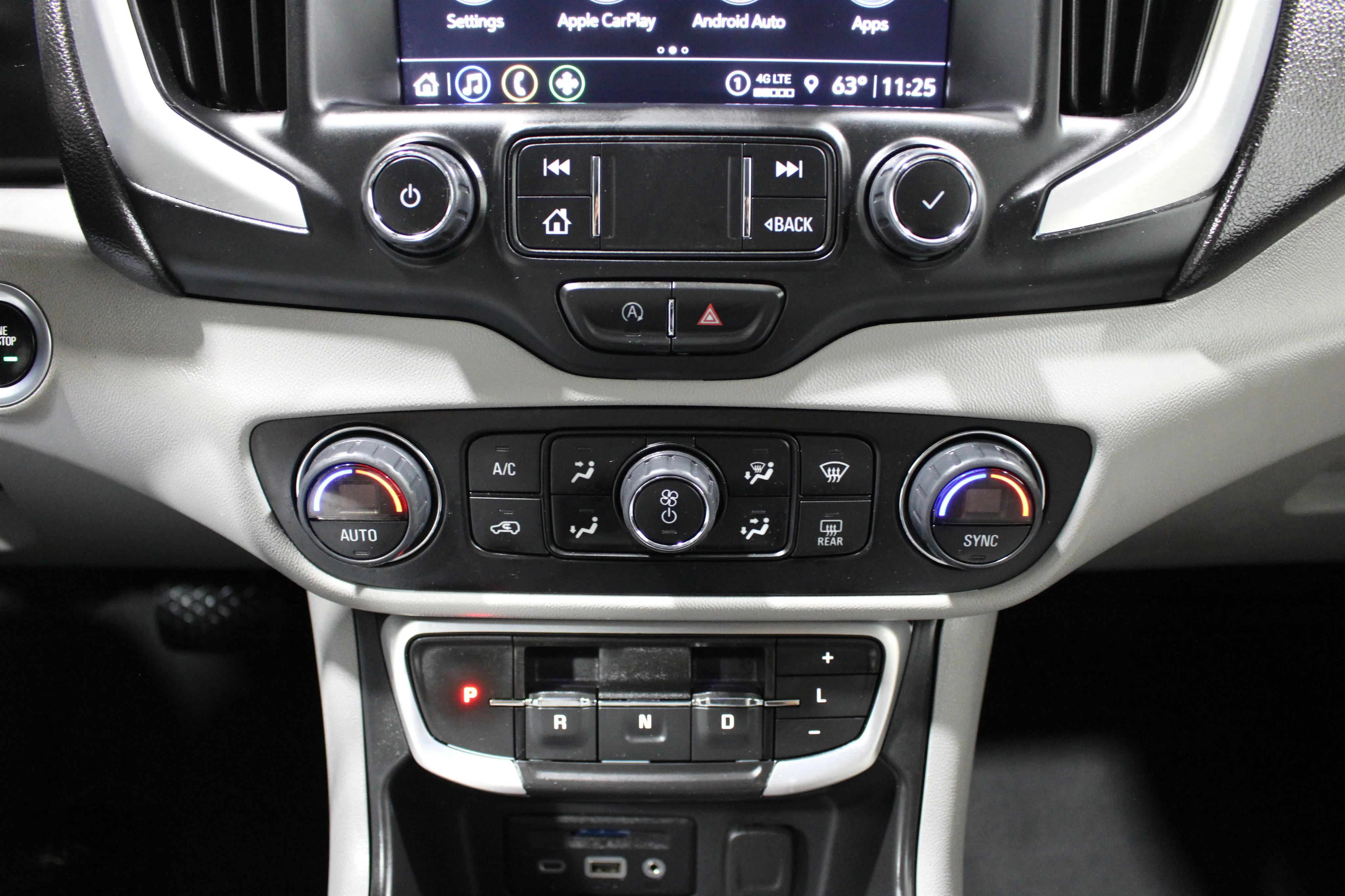 2023 GMC Terrain SLT - Photo 17