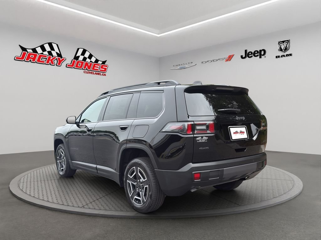 New 2026 Diamond Black Crystal Pearl-Coat Exterior Paint Jeep Limited image 7