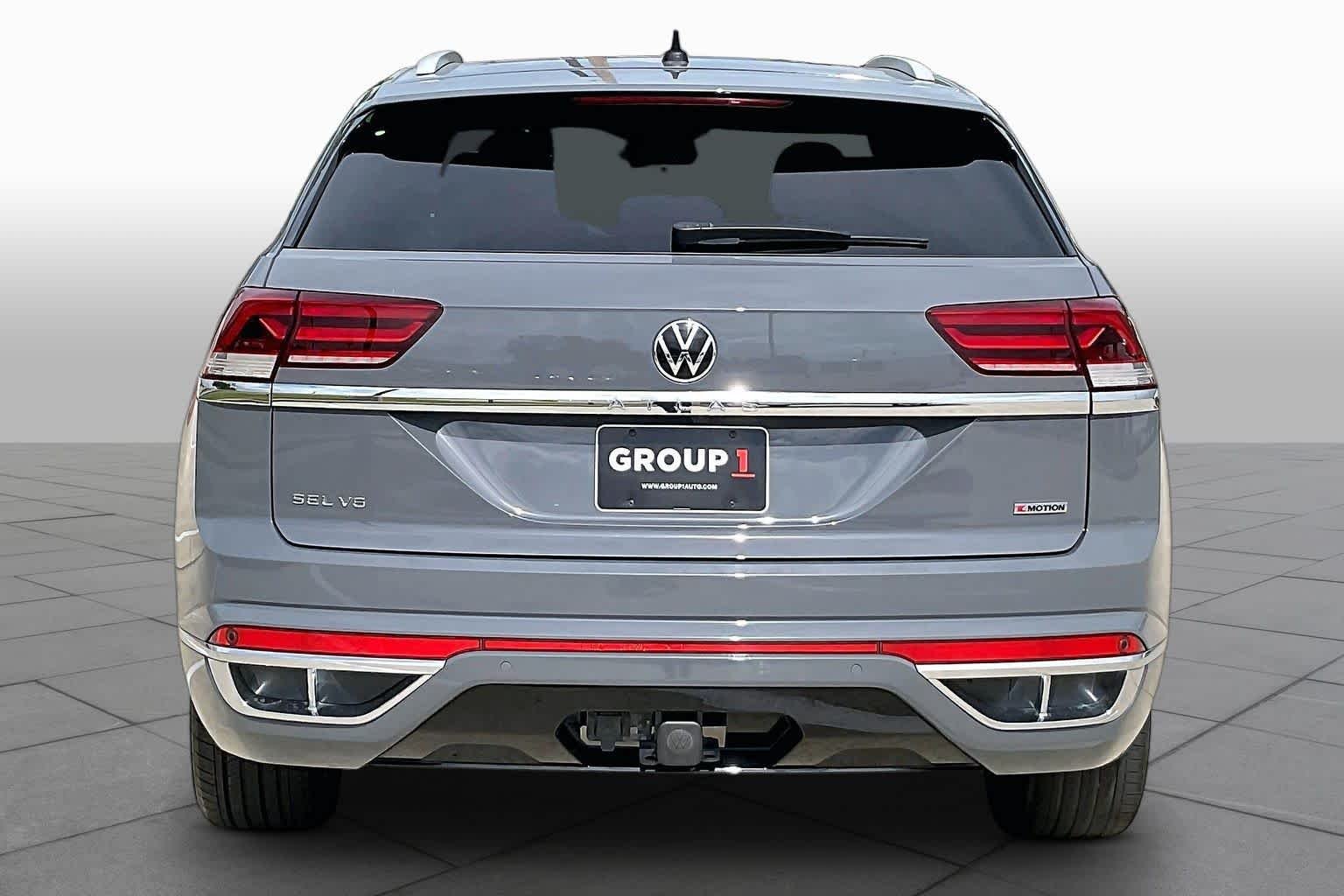Used 2022 Pure Gray Volkswagen 3.6L V6 SEL R-Line image 5