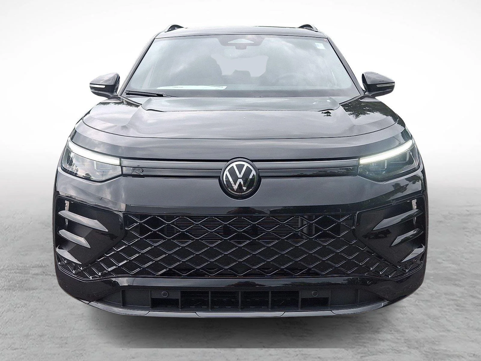 New 2026 2T2T/BLACKPEARL Volkswagen SE R-Line Black image 2