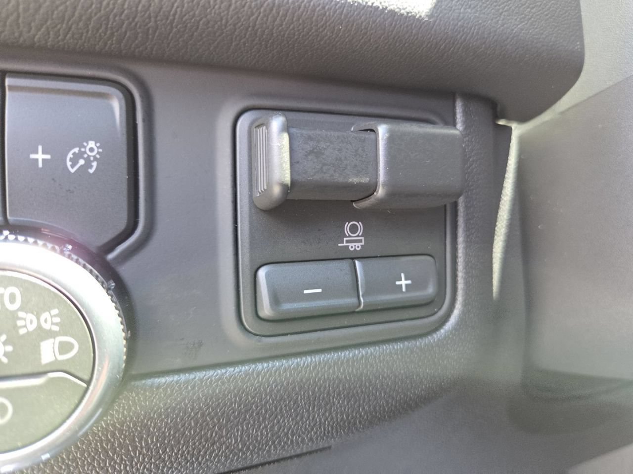 2026 GMC Yukon XL Denali - Photo 16