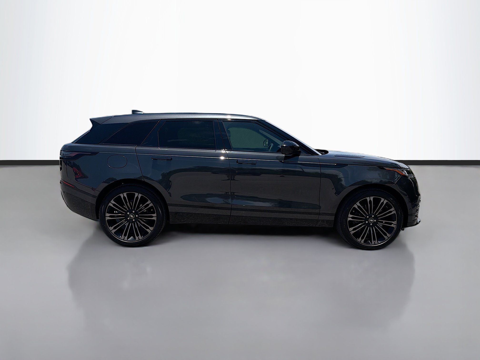 Certified Used 2026 Carpathian Grey Premium Metallic Land Rover Dynamic SE image 6