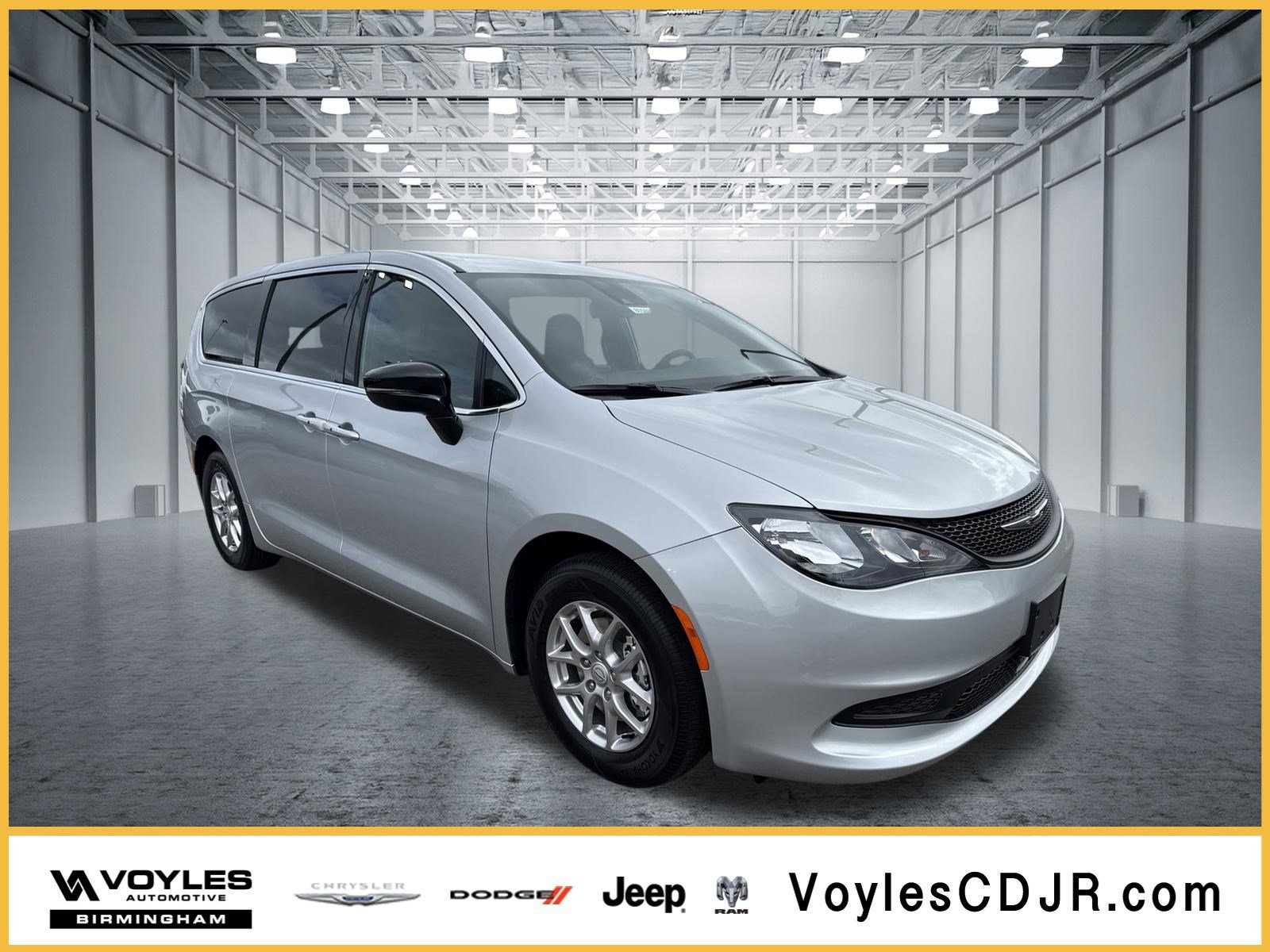 2026 Chrysler Voyager LX's photo