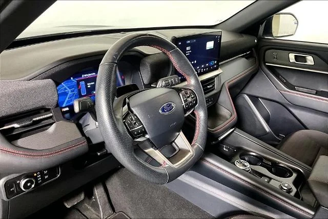 Certified Used 2025 Black Metallic Ford ST-Line image 37