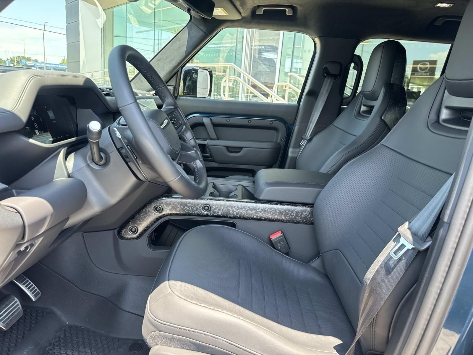 New 2026 Sargasso Blue Land Rover OCTA image 10