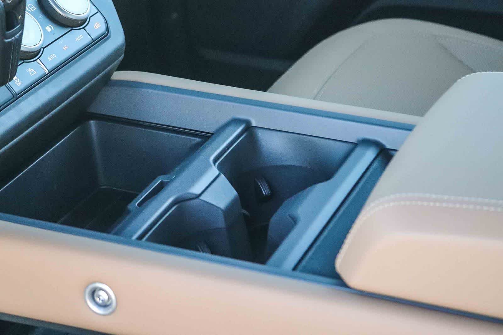 New 2026 Carpathian Grey Land Rover X-Dynamic SE image 19