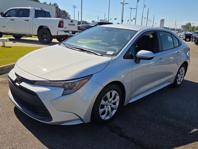 Used 2023 Silver Toyota LE image 3