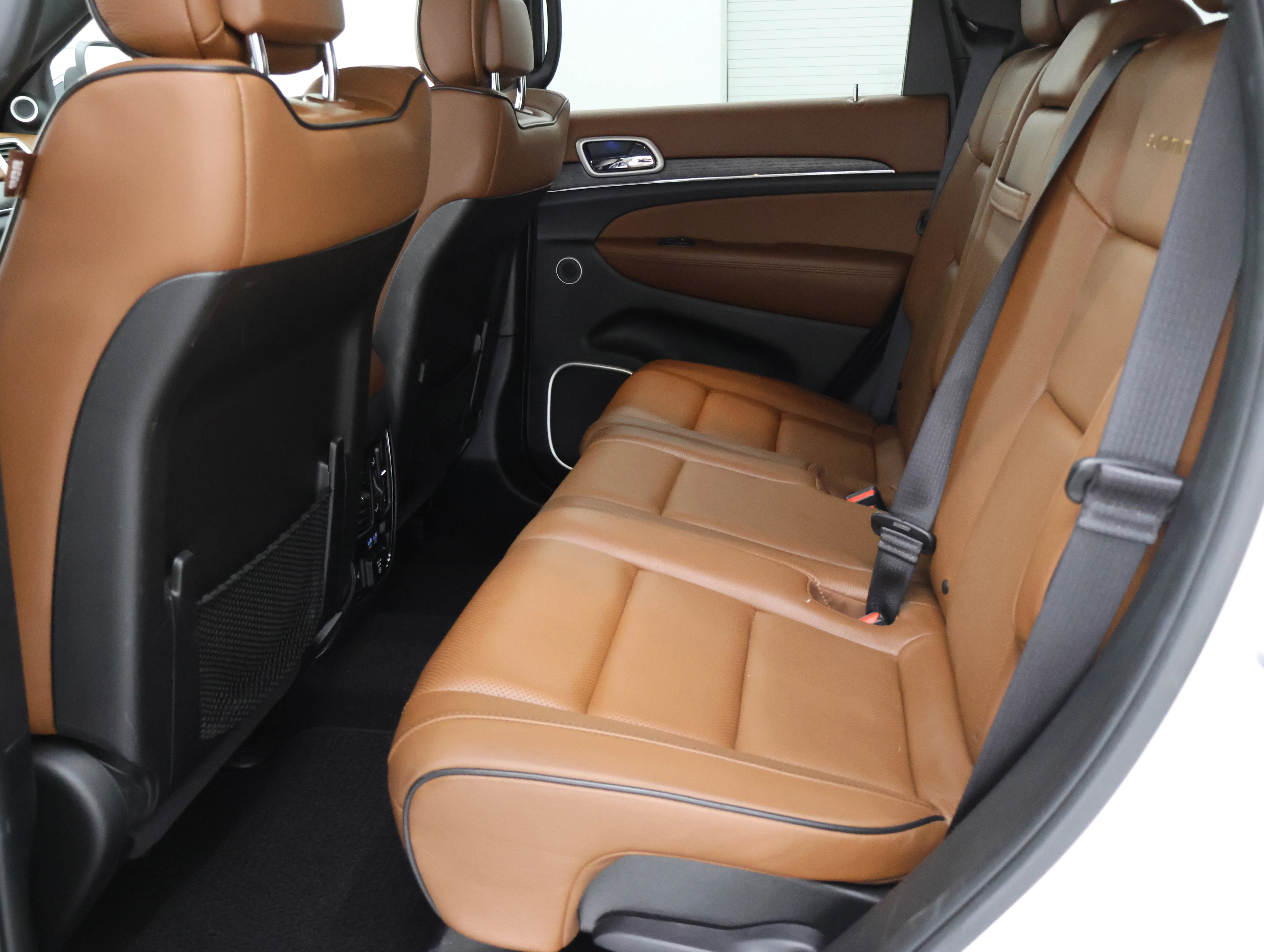 Used 2020 Bright White Clearcoat Jeep Summit image 9