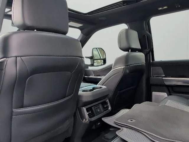 2025 Ford F-250 Super Duty Platinum - Photo 42