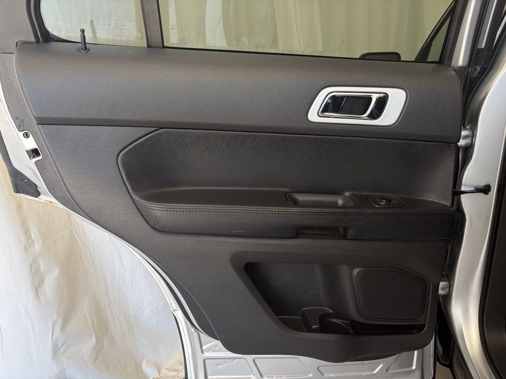 Used 2014 Ingot Silver Ford Limited image 31