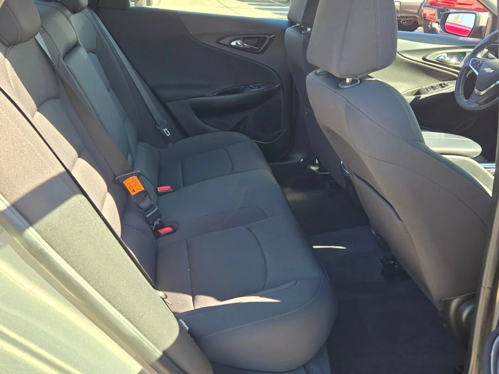Used 2018 Gray Chevrolet LT image 7