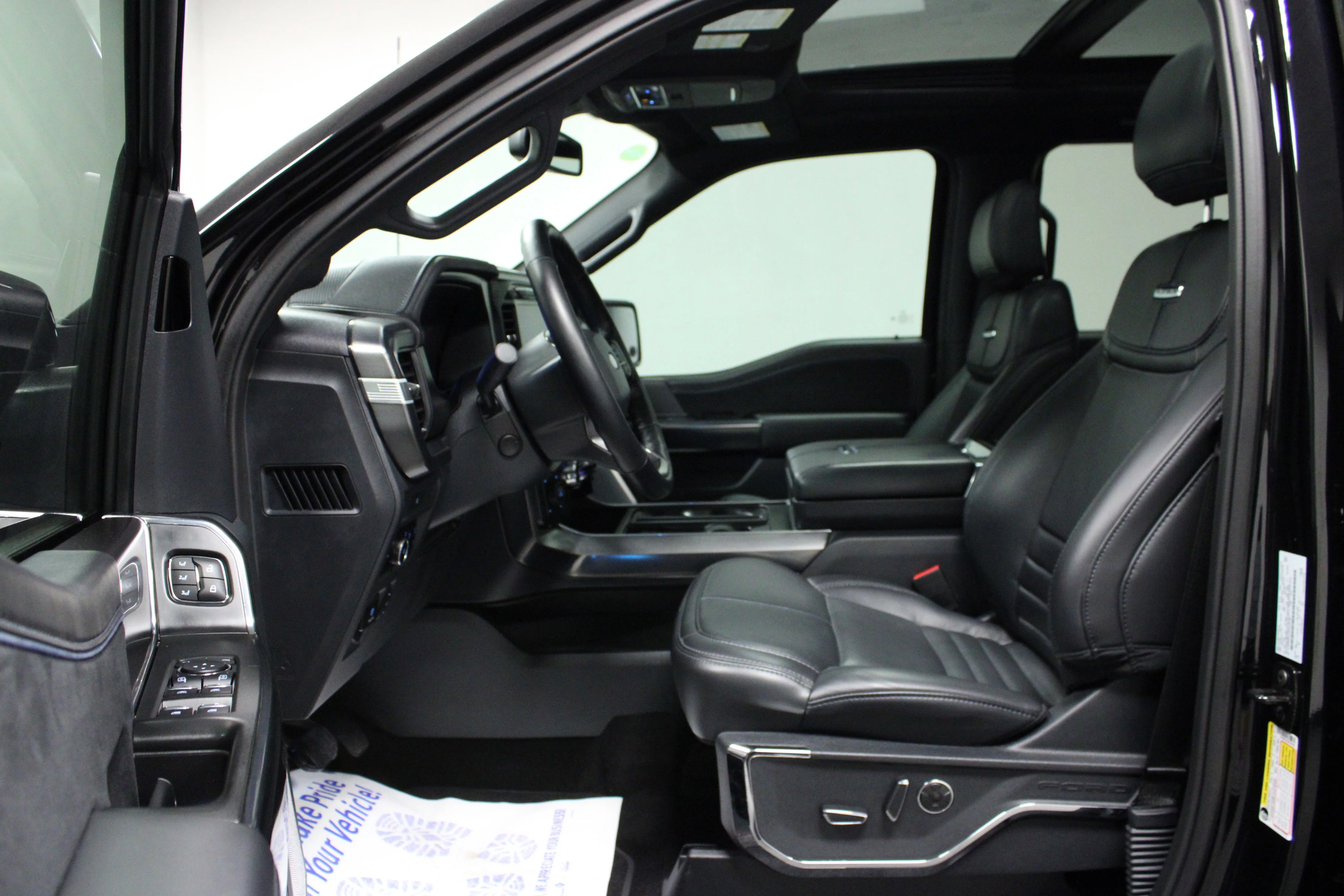 Used 2025 Agate Black Metallic Ford Platinum image 12