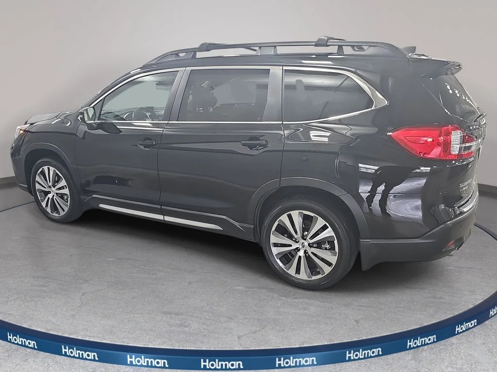 Used 2022 Black Subaru Limited image 9