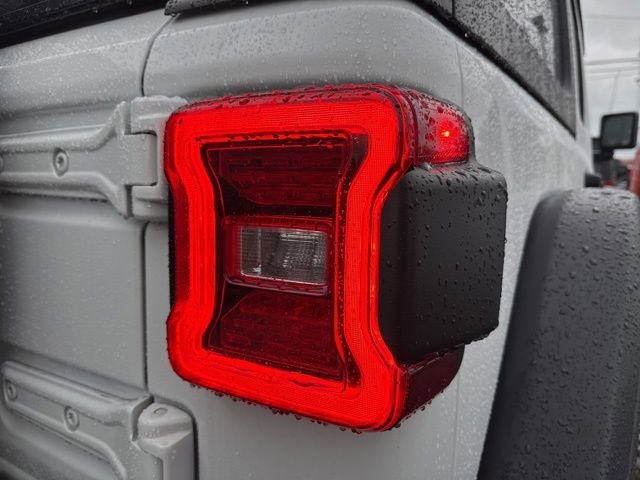 Used 2025 Bright White Clearcoat Jeep Rubicon image 14
