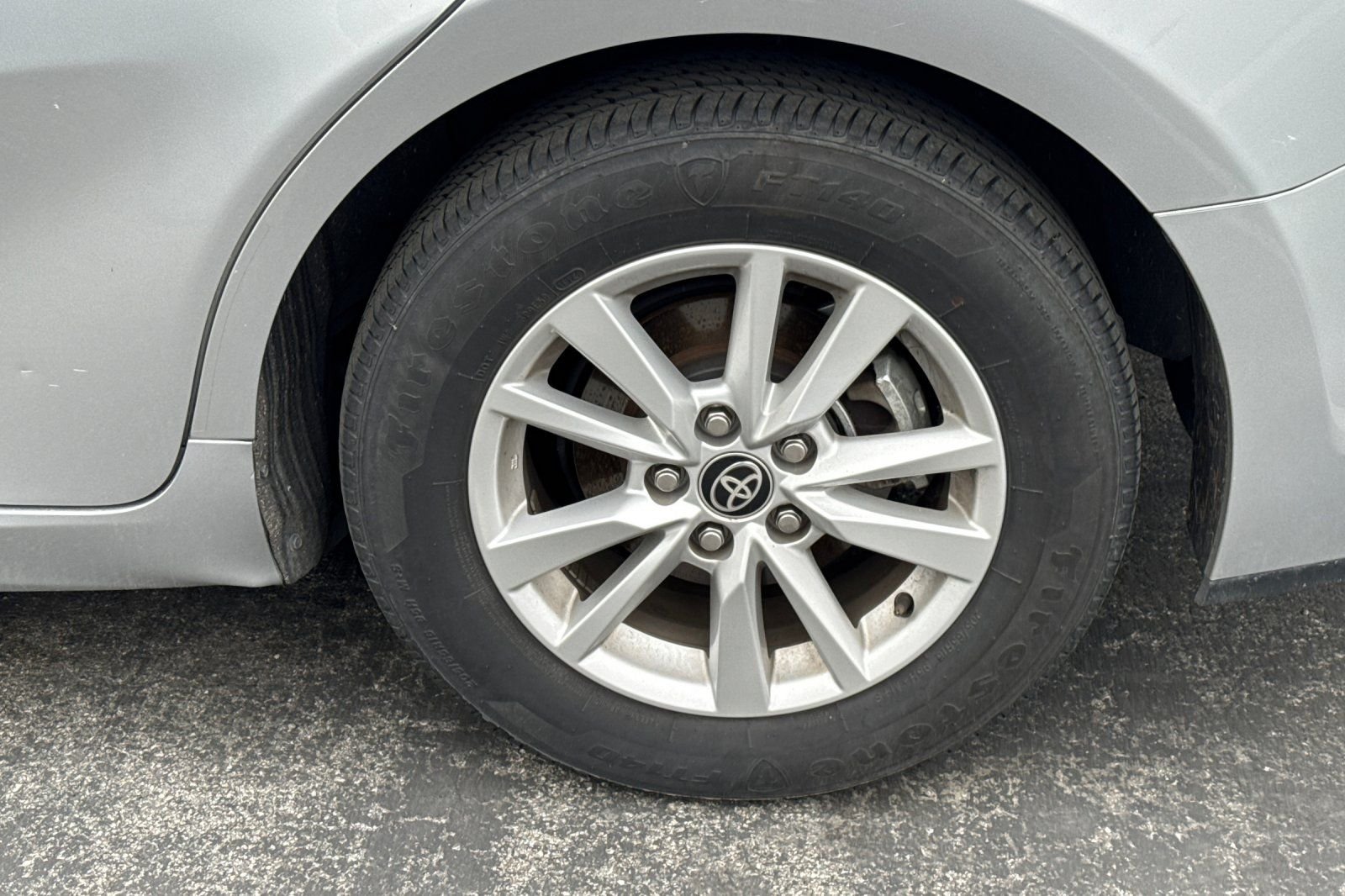 2025 Toyota Camry LE photo 4