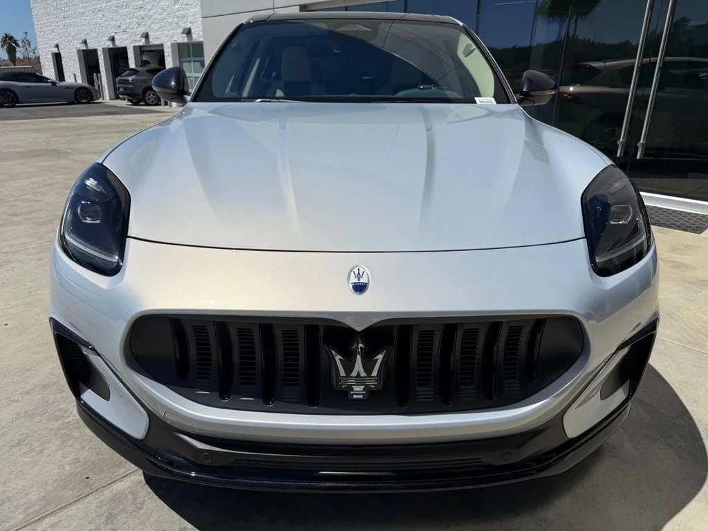 Certified Used 2025 Bianco Astro Maserati Folgore image 7
