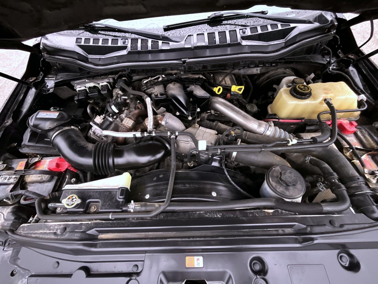 Used 2019 Red Ford Lariat image 27