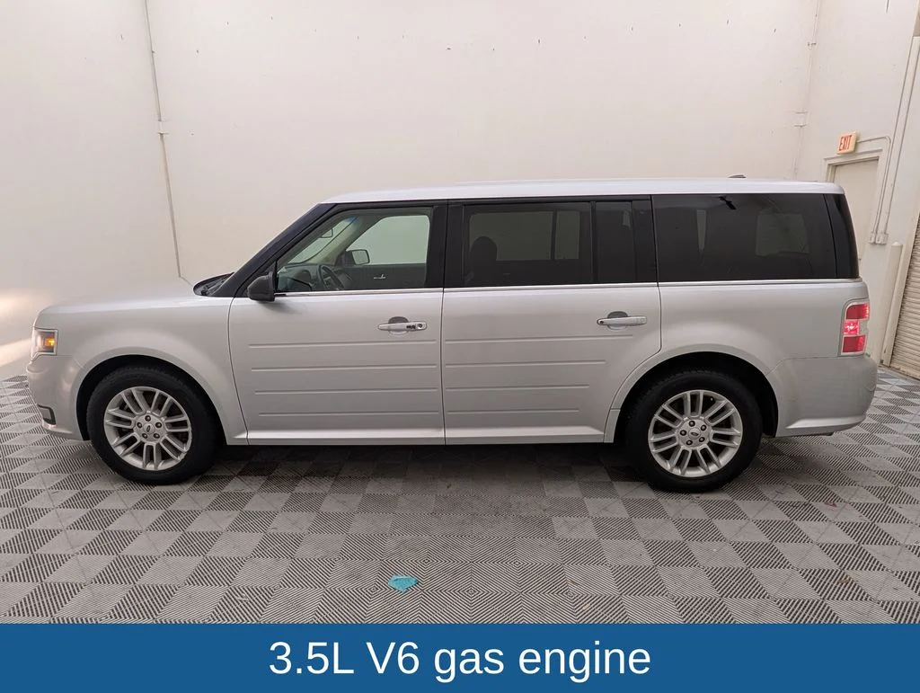 Used 2019 Silver Ford SEL image 9