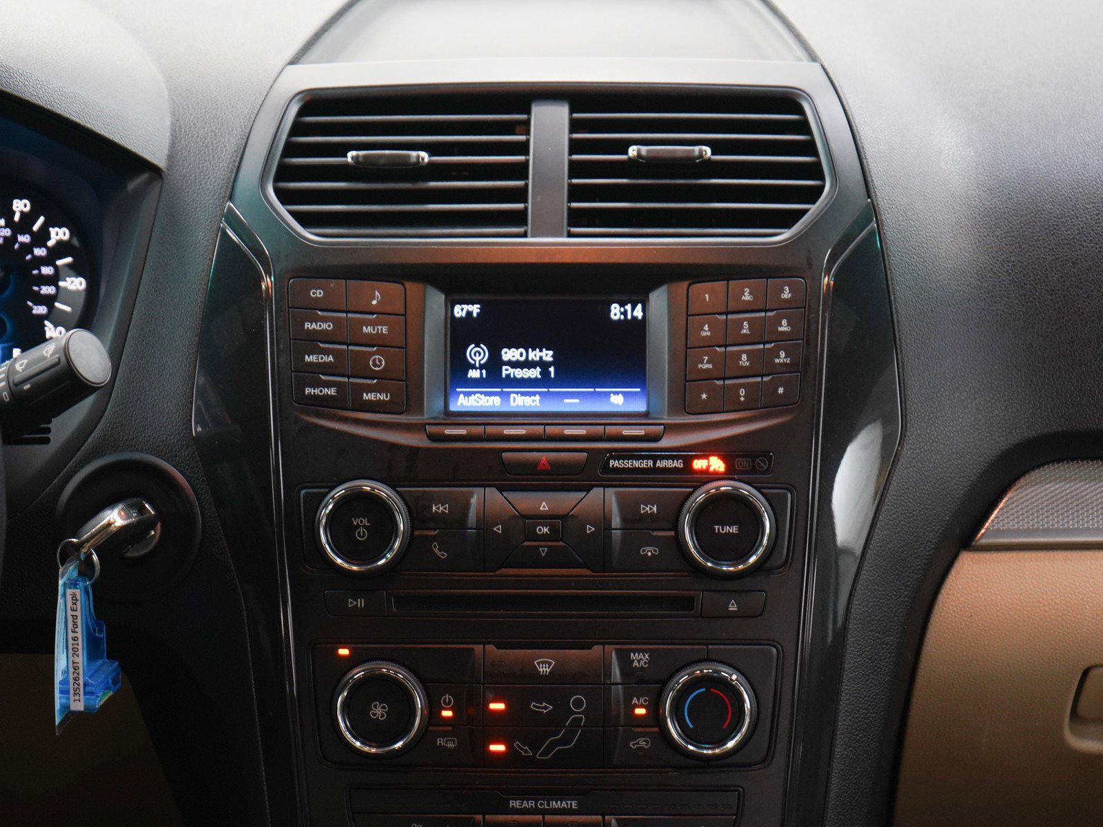 Used 2016 Ingot Silver Ford  image 16