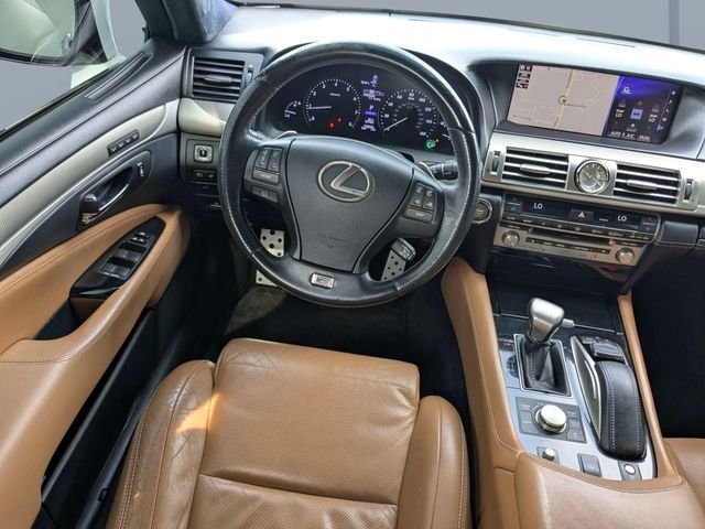Used 2016 White Lexus 460 image 14