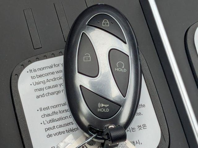 New 2026 White Hyundai SEL FWD image 33