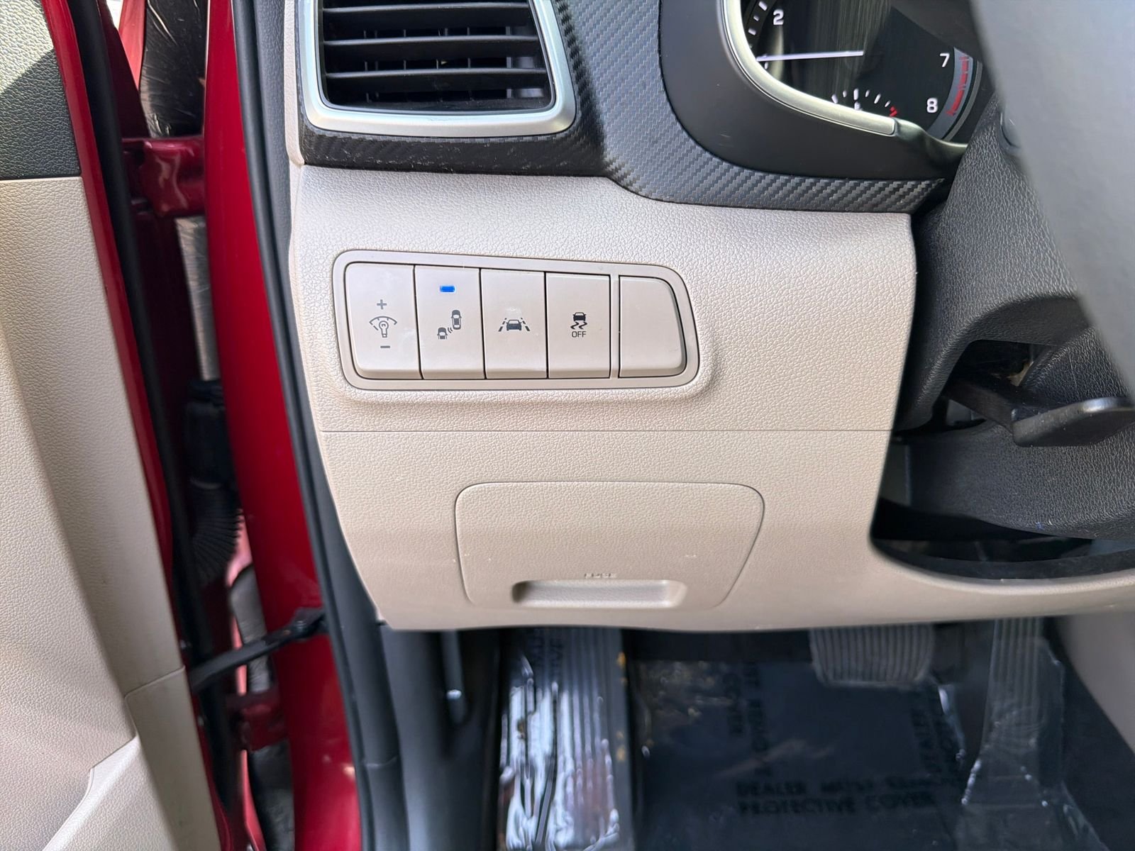 Used 2021 Crimson Hyundai Value image 17